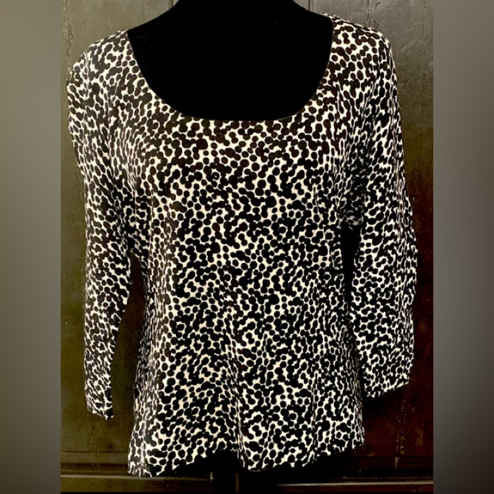 Cato Black & White Polka Dots sweater w/ qtr sleeve - Size Medium
